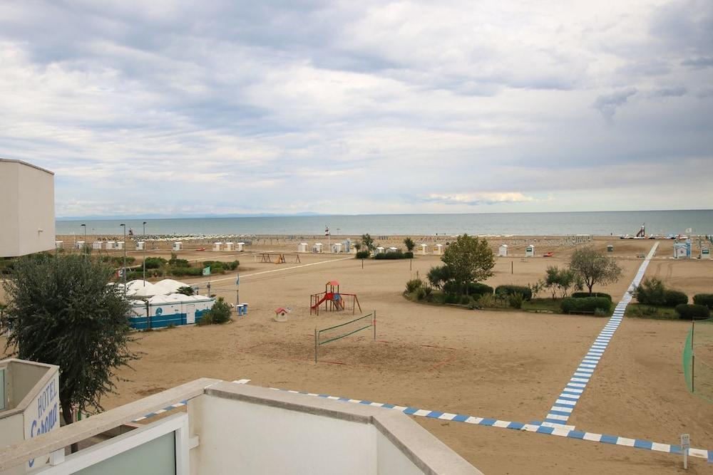 Hotel Garni' Serena Caorle Bagian luar foto