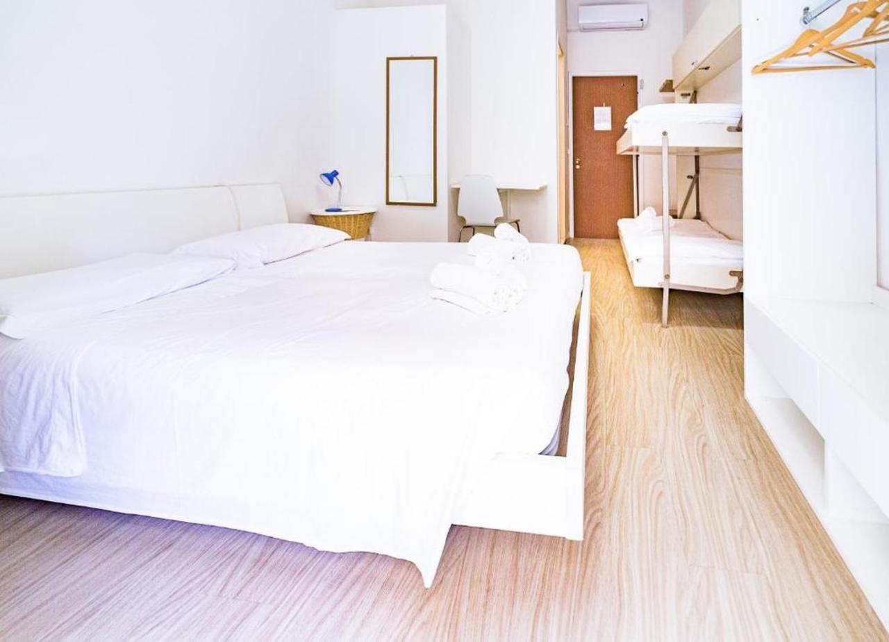 Hotel Garni' Serena Caorle Bagian luar foto
