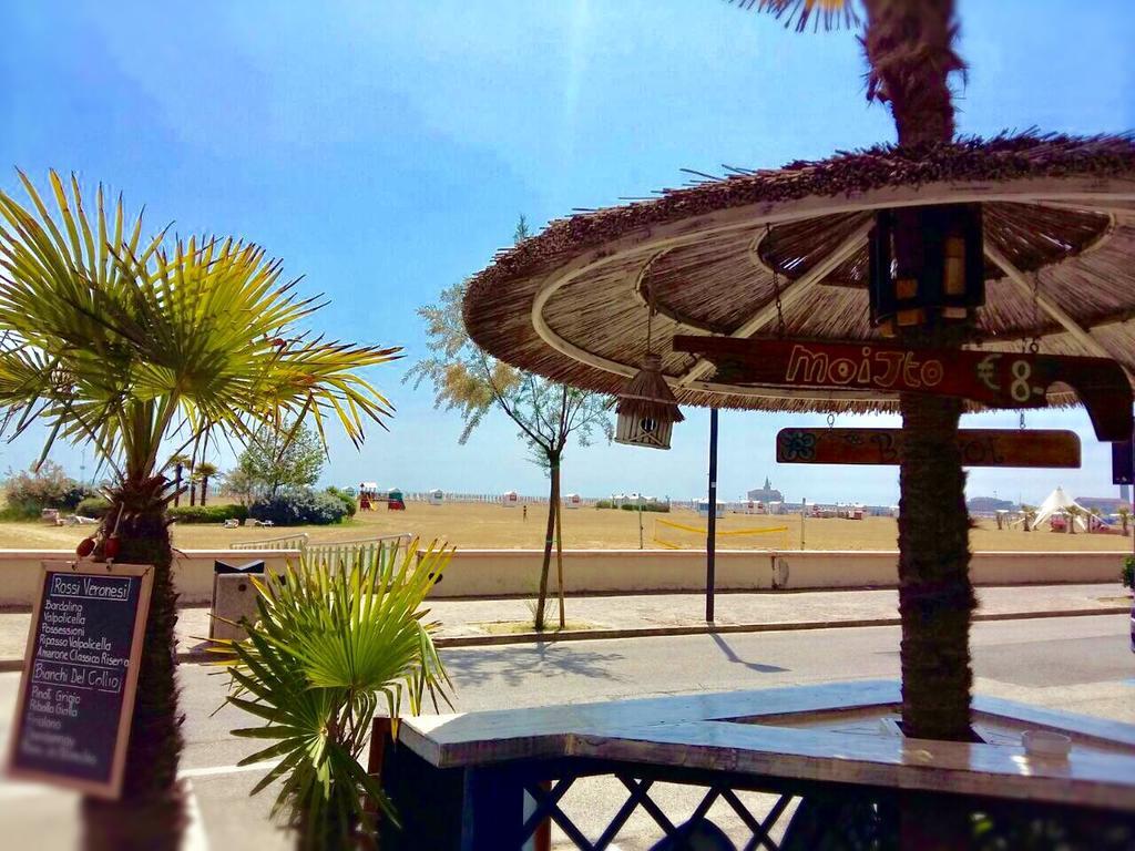 Hotel Garni' Serena Caorle Bagian luar foto