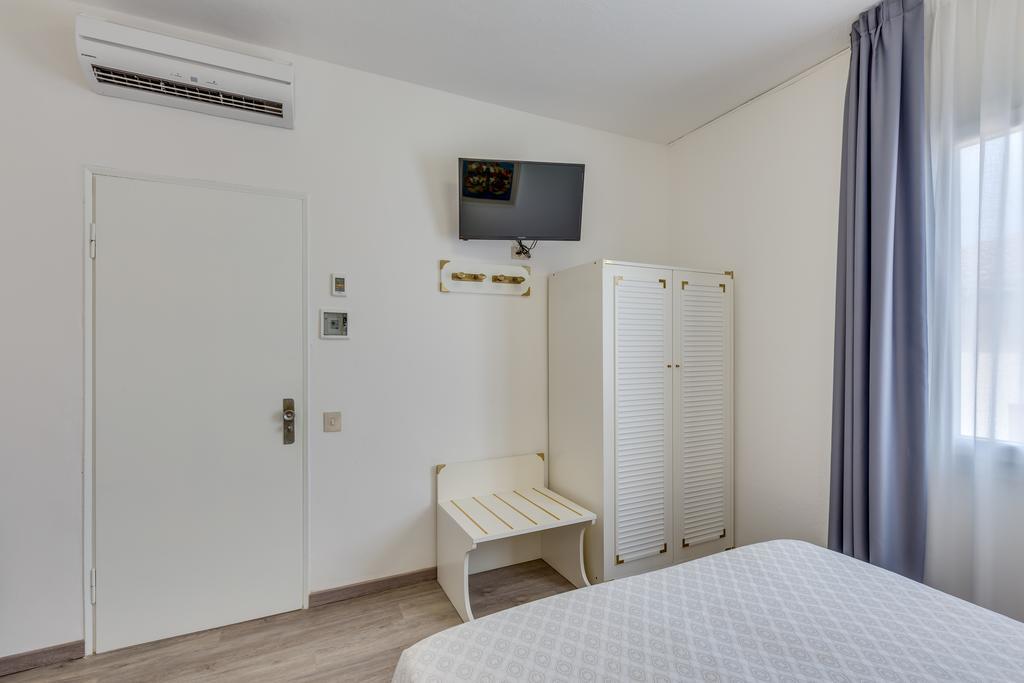 Hotel Garni' Serena Caorle Bagian luar foto