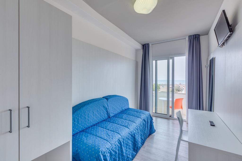 Hotel Garni' Serena Caorle Bagian luar foto