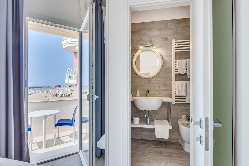 Hotel Garni' Serena Caorle Bagian luar foto