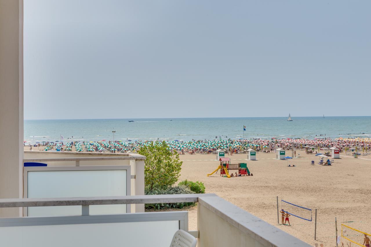 Hotel Garni' Serena Caorle Bagian luar foto