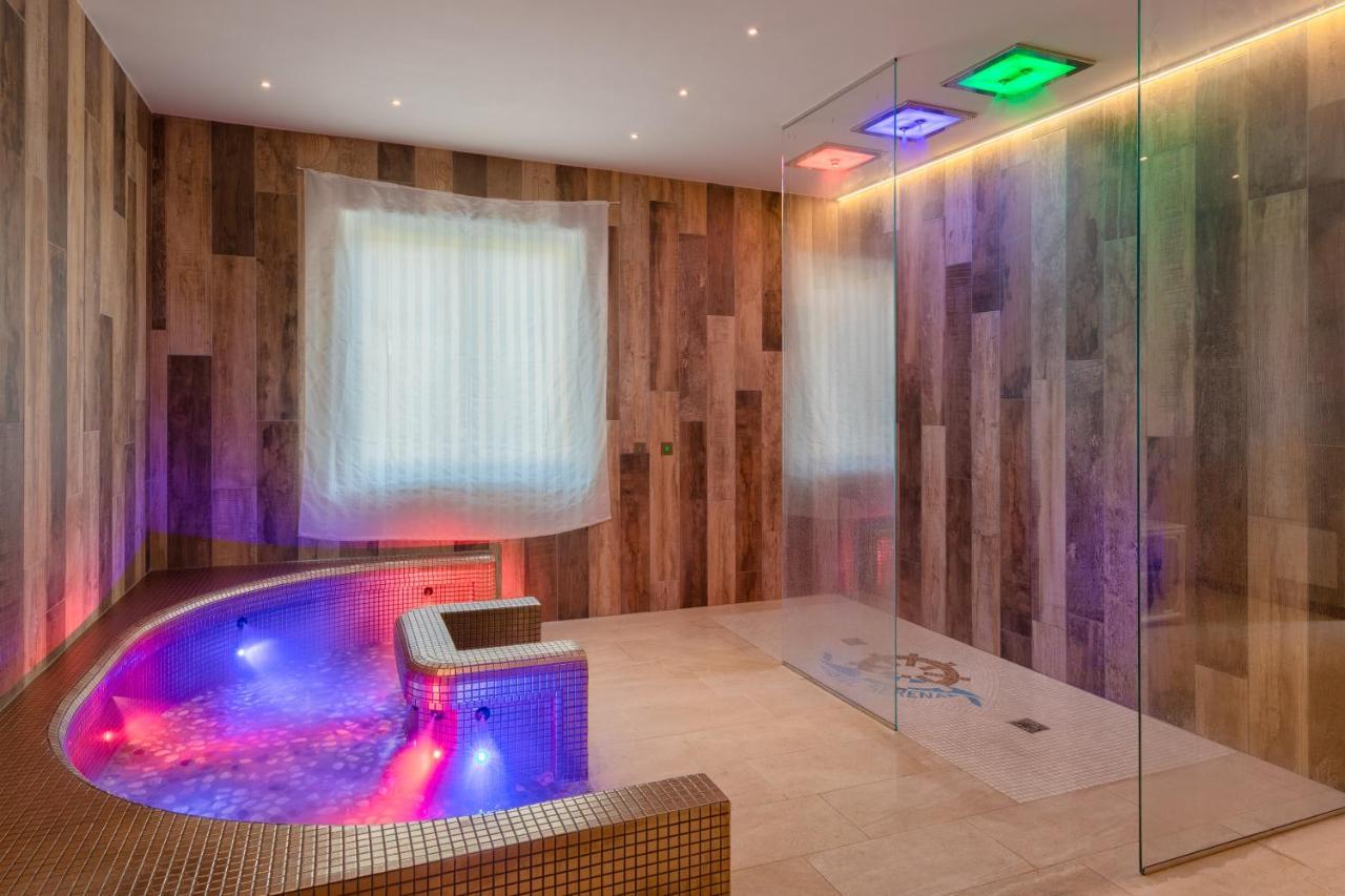 Hotel Garni' Serena Caorle Bagian luar foto