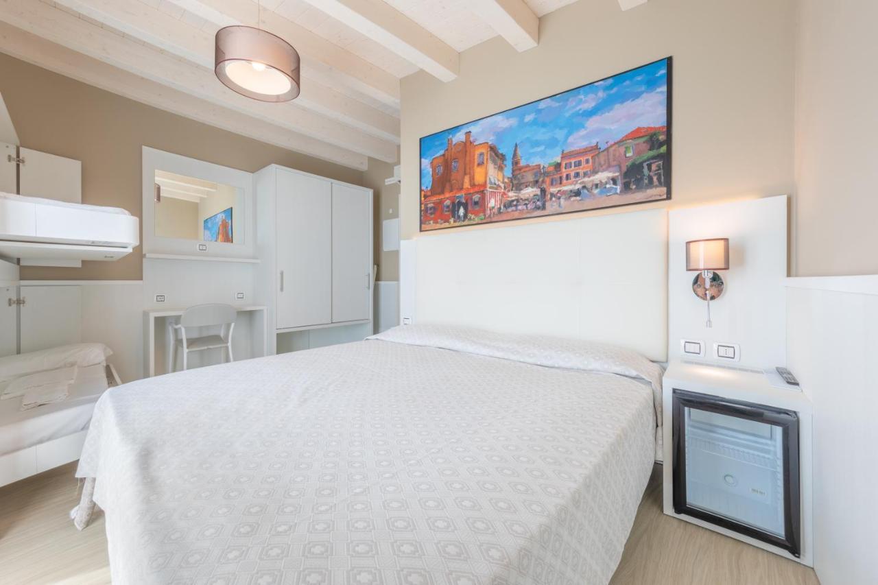 Hotel Garni' Serena Caorle Bagian luar foto
