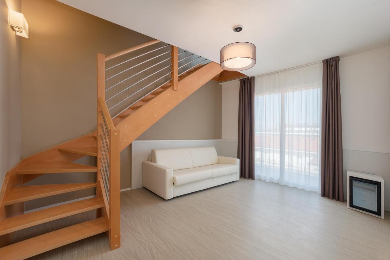 Hotel Garni' Serena Caorle Bagian luar foto