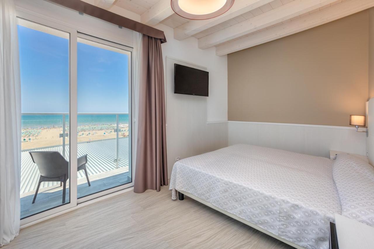 Hotel Garni' Serena Caorle Bagian luar foto