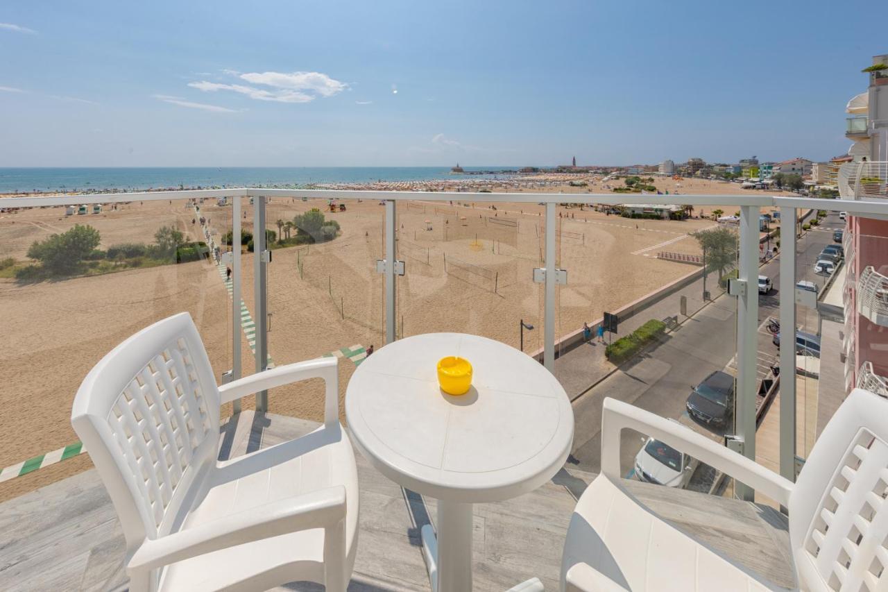 Hotel Garni' Serena Caorle Bagian luar foto